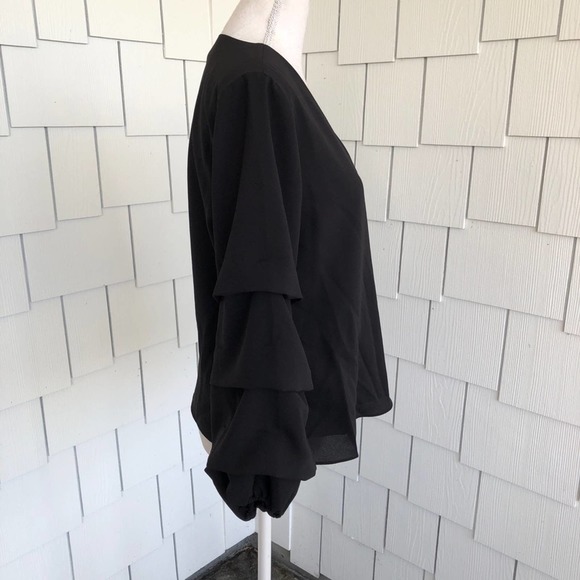 Bar III Women's Black Long Tiered Sleeve Faux Wrap Surplice Neck Blouse sz M - Picture 3 of 4